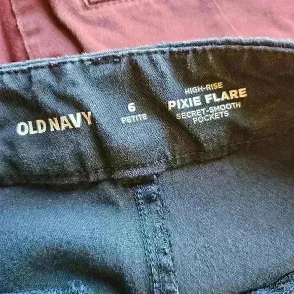 Old Navy High-Rise Pixie Flare Pants - Size 6P, Navy - Picture 2 of 3